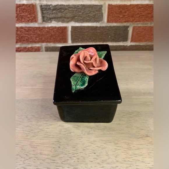 Black Glazed Trinket Box With Porcelain Rose - Picture 2 of 9